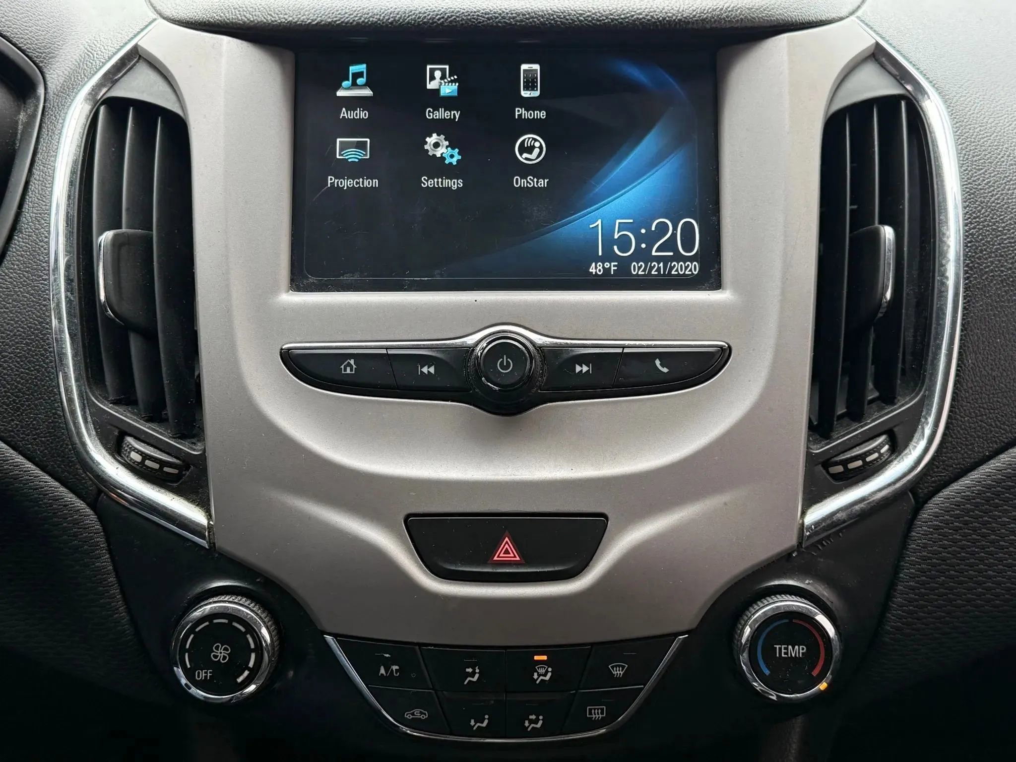 Used 2018 Chevrolet Cruze LS FWD image 25