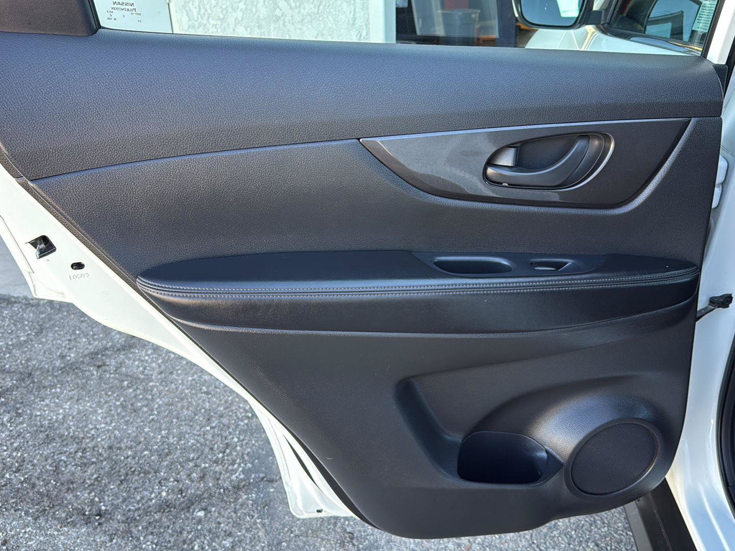Used 2020 Nissan Rogue S FWD image 28