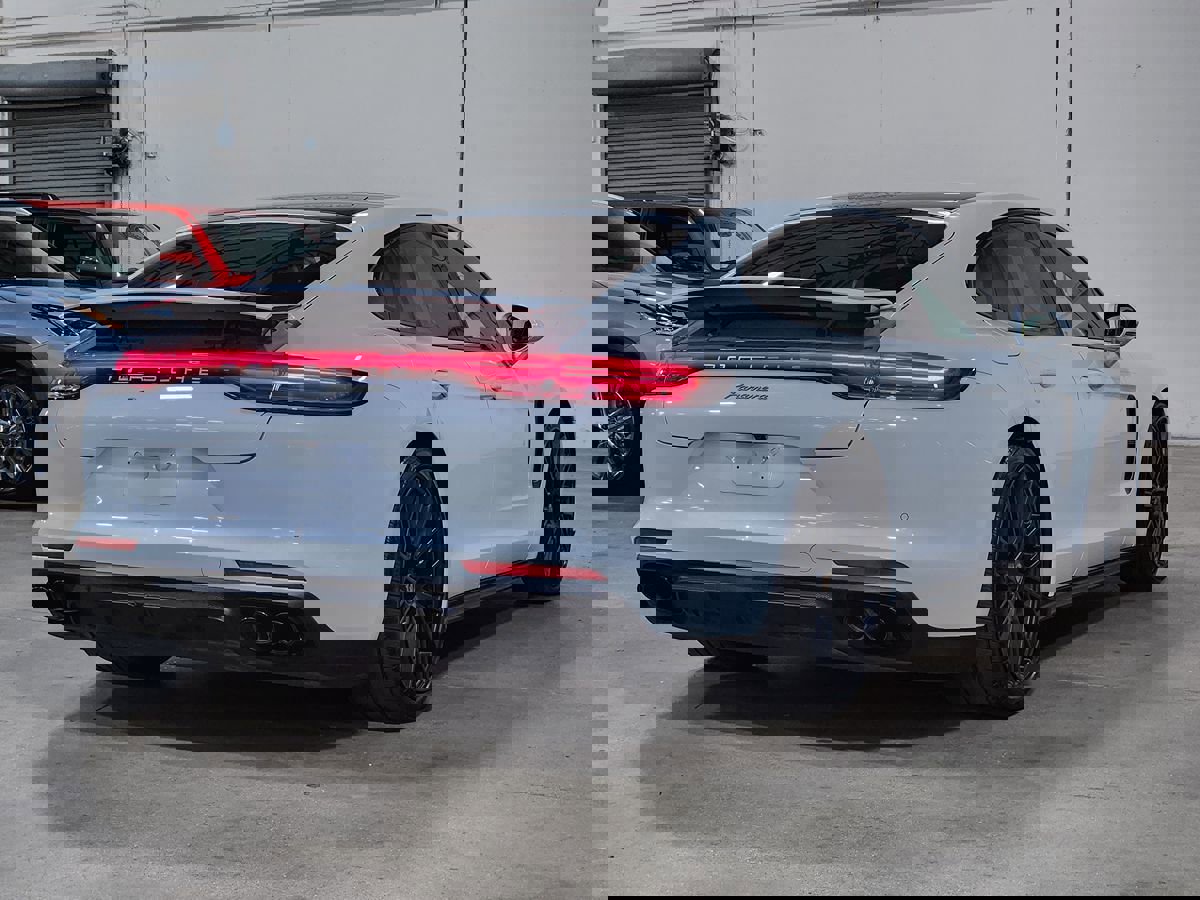 Used 2023 Porsche Panamera image 9