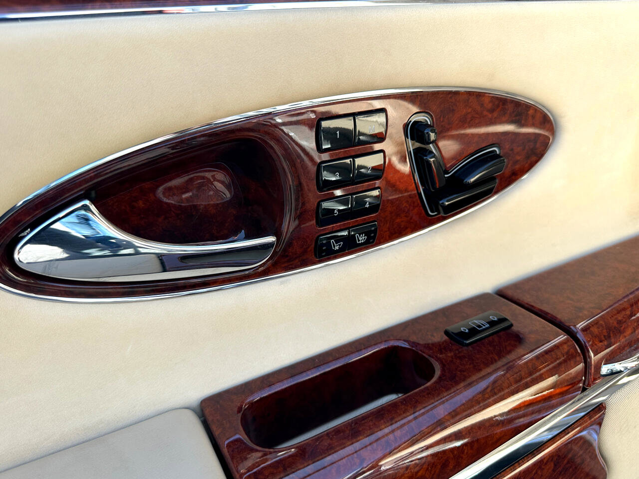 Used 2004 Maybach 57 image 29