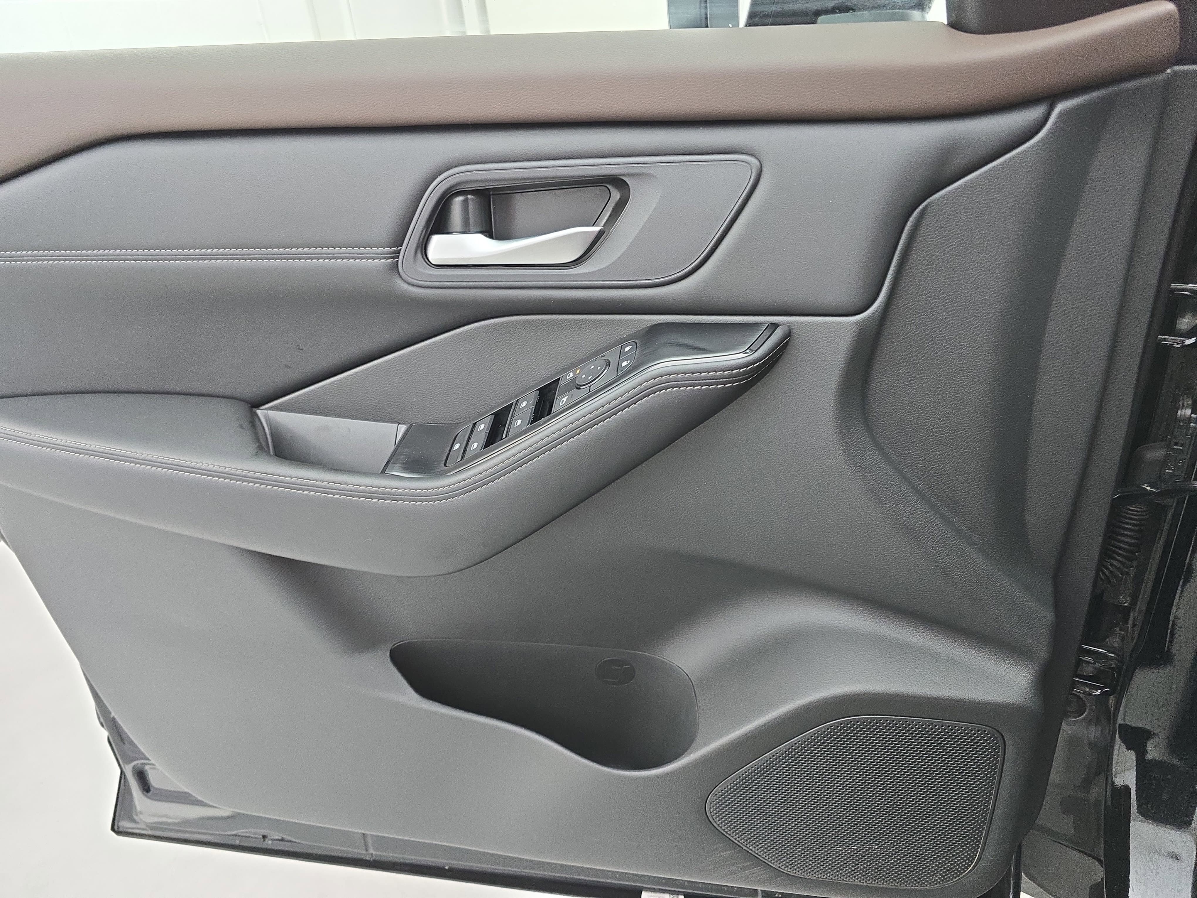 Certified 2023 Nissan Rogue SV w/ SV Premium B Package FWD image 26