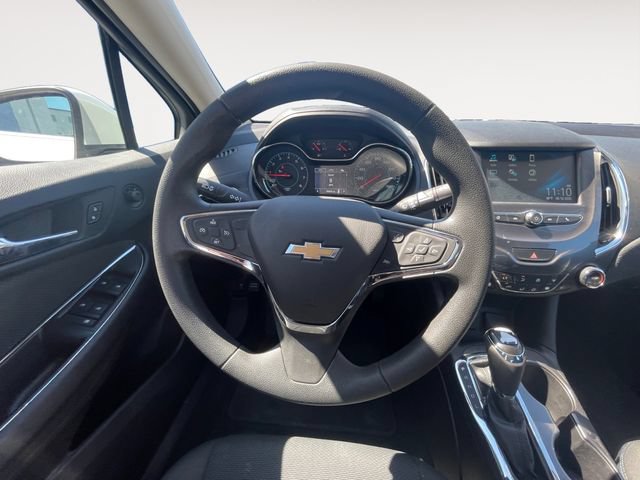 Used 2018 Chevrolet Cruze LT w/ Convenience Package FWD image 12