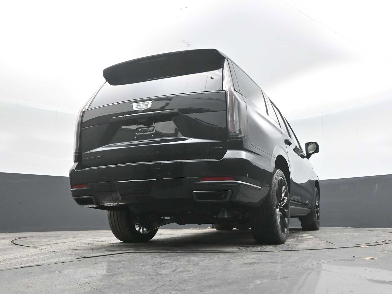 New 2026 Cadillac Escalade Platinum Sport w/ LPO, ONYX Package image 32