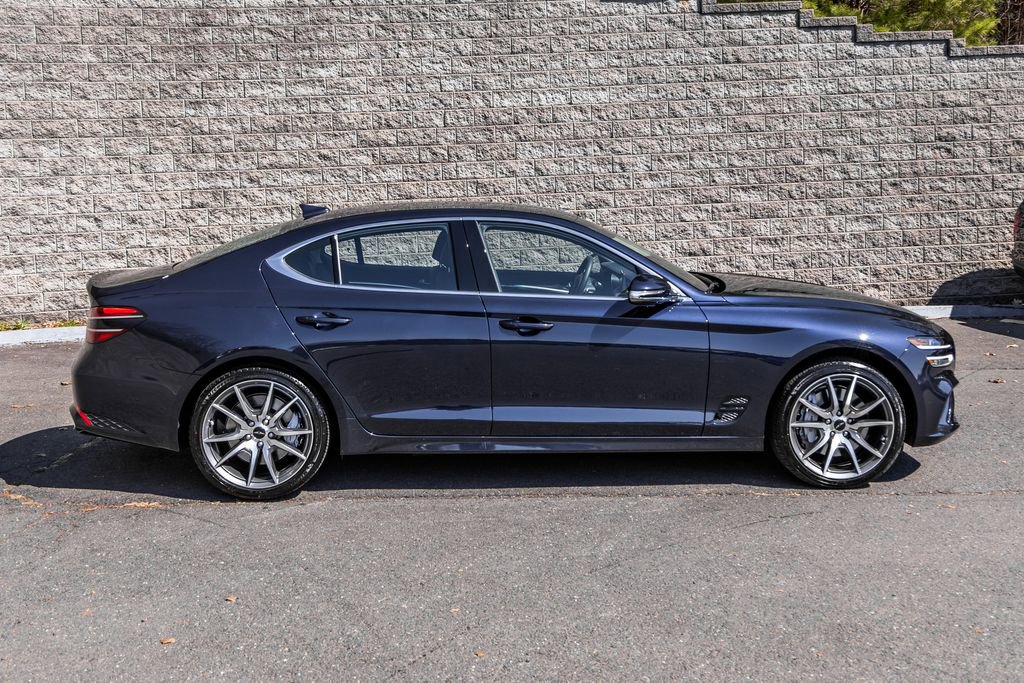 Used 2026 Genesis G70 2.5T image 3