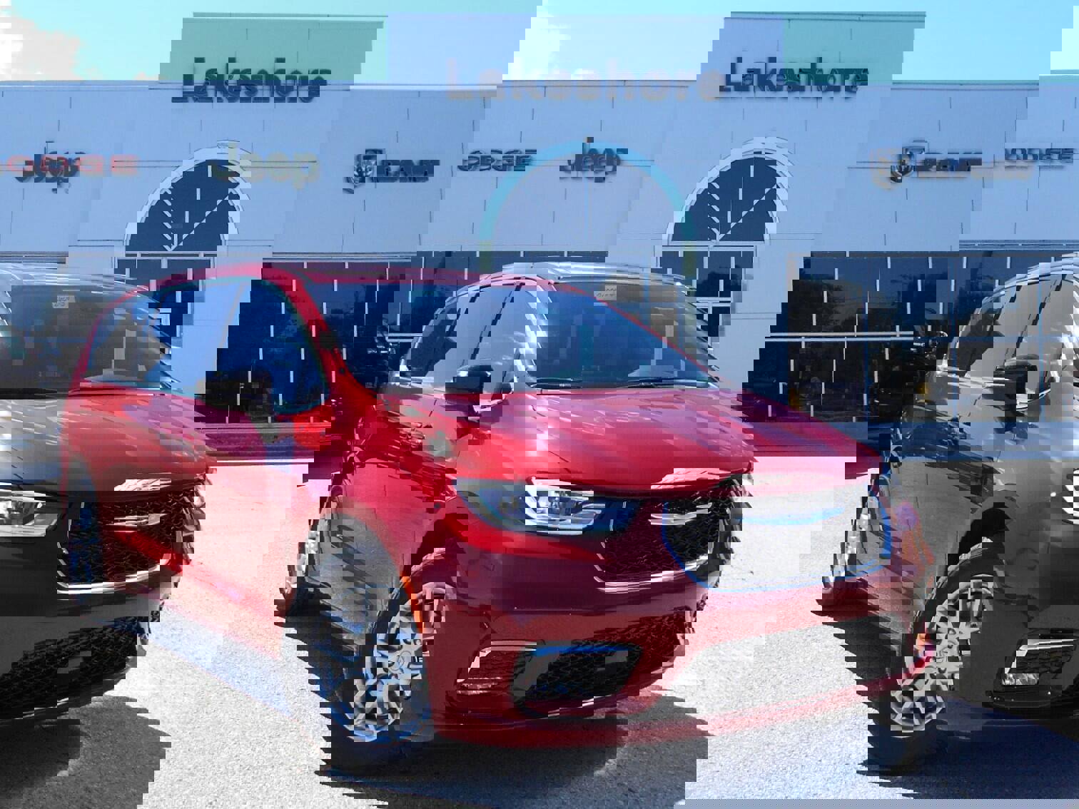 New 2026 Chrysler Pacifica Select image 2