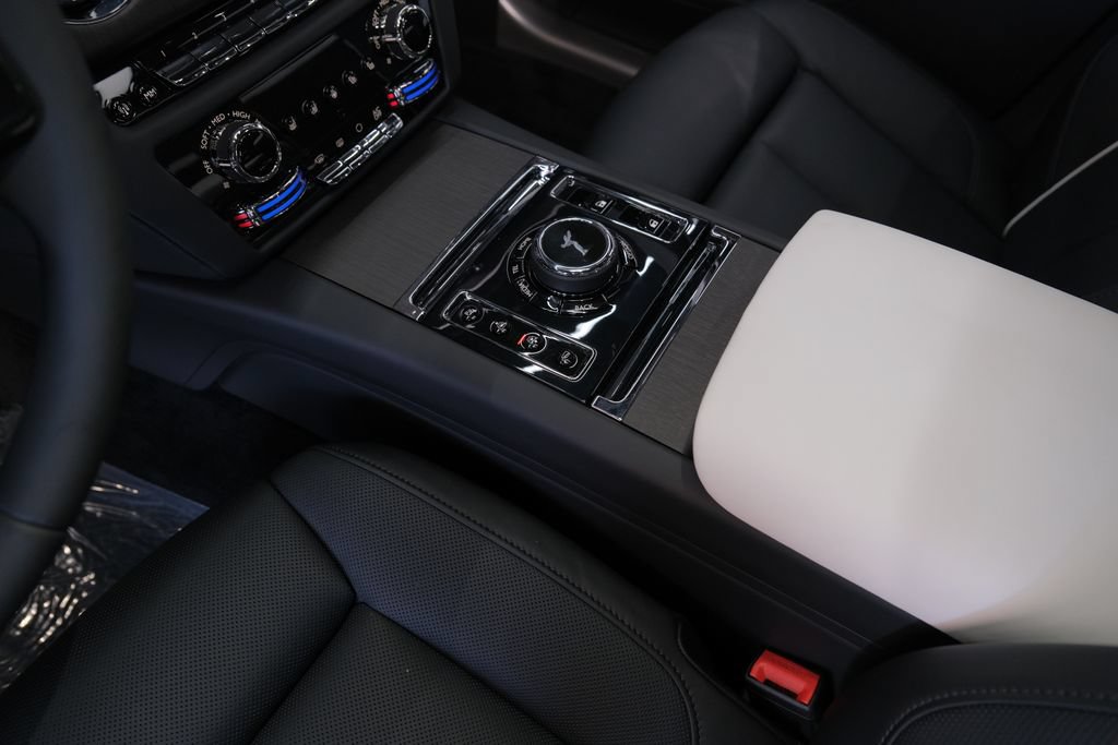 Used 2027 Rolls-Royce Ghost AWD/4WD image 13