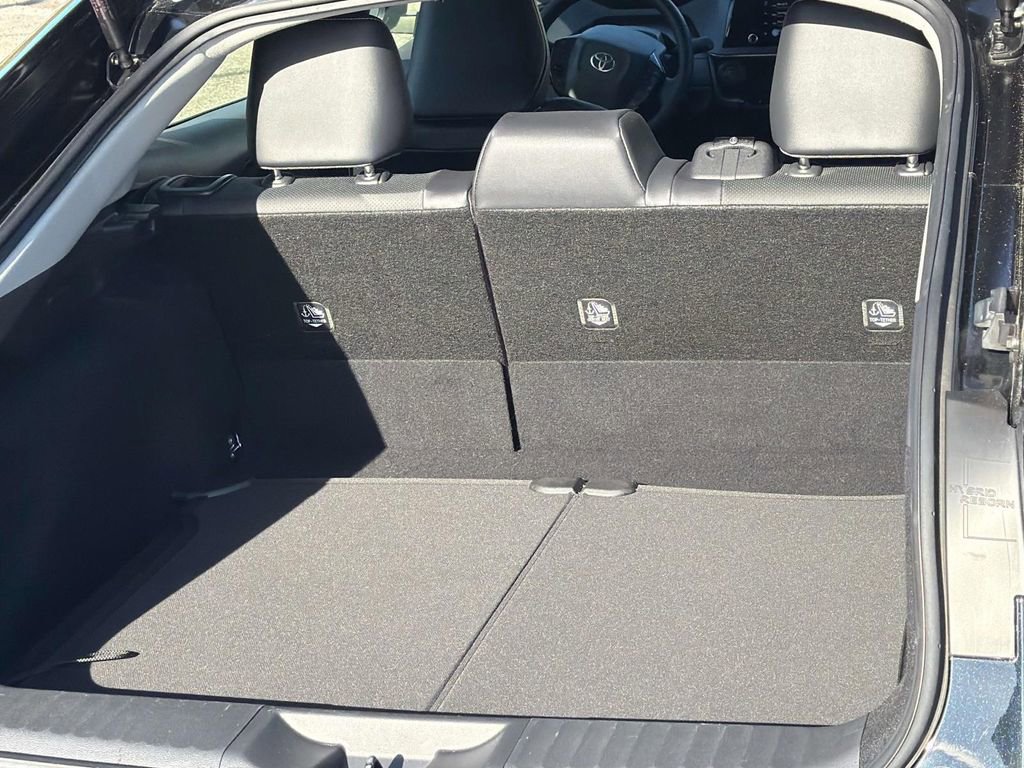 Used 2025 Toyota Prius XLE image 9