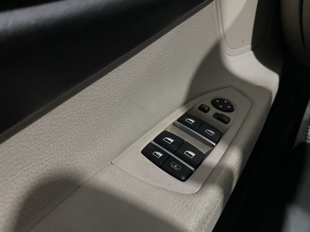 Used 2011 BMW 740Li RWD image 9