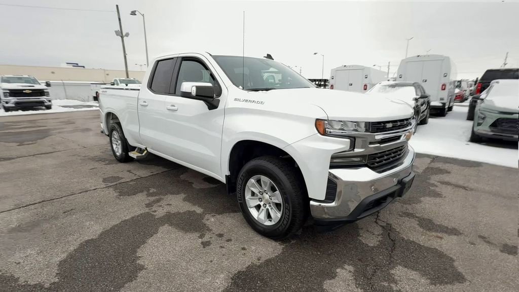 Used 2020 Chevrolet Silverado 1500 LT w/ Convenience Package image 2