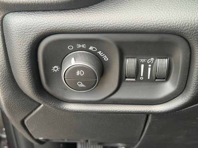 New 2026 RAM 2500 Laramie AWD/4WD image 25