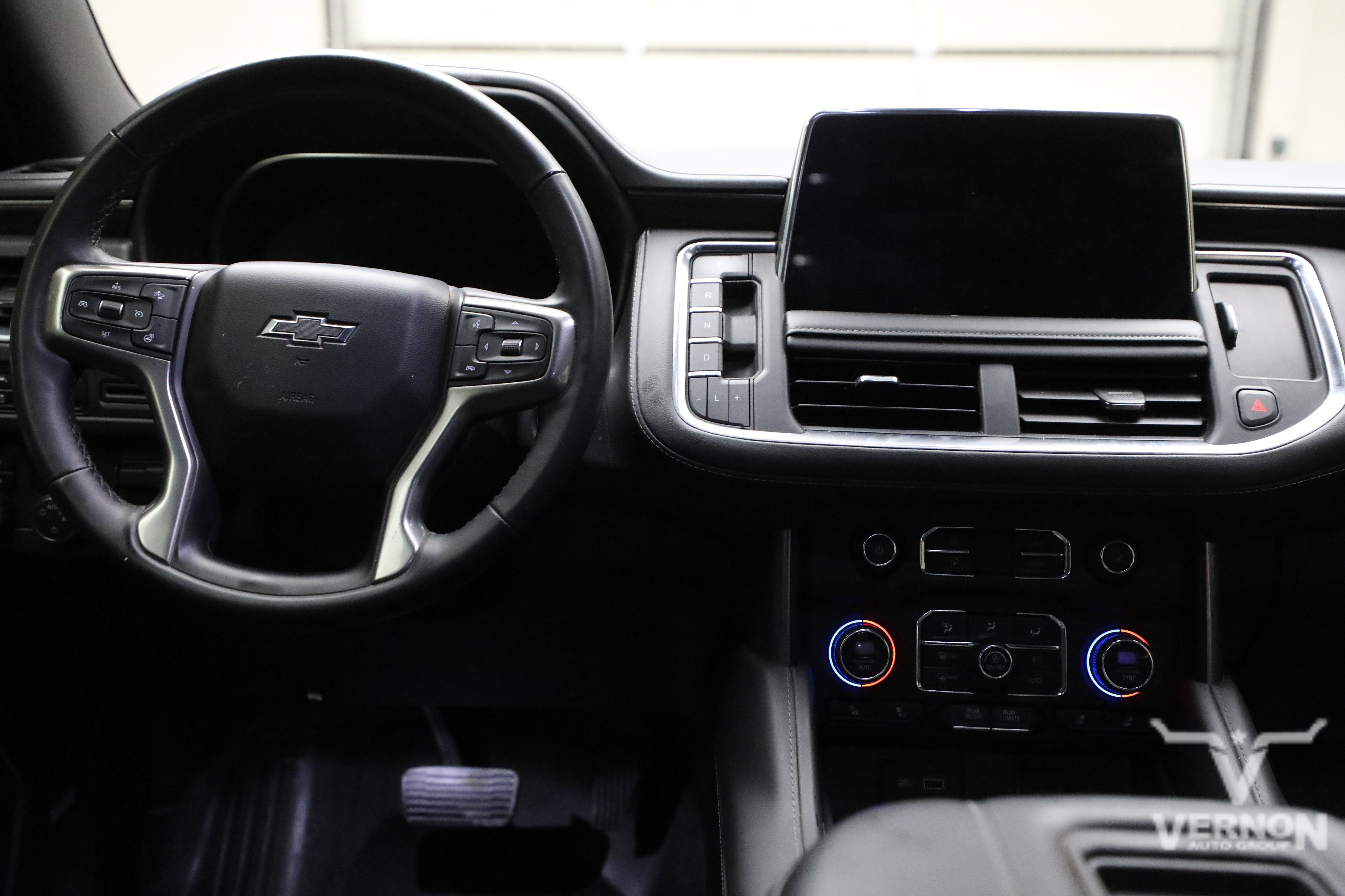 Used 2023 Chevrolet Tahoe Z71 w/ Z71 Off-Road Package AWD/4WD image 19