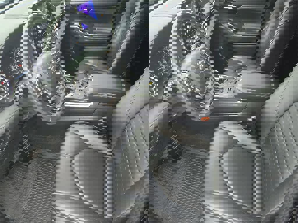 Used 2023 Toyota Highlander XLE image 15