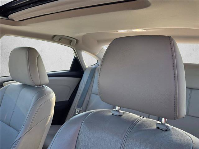 Used 2016 Toyota Avalon Touring FWD image 12