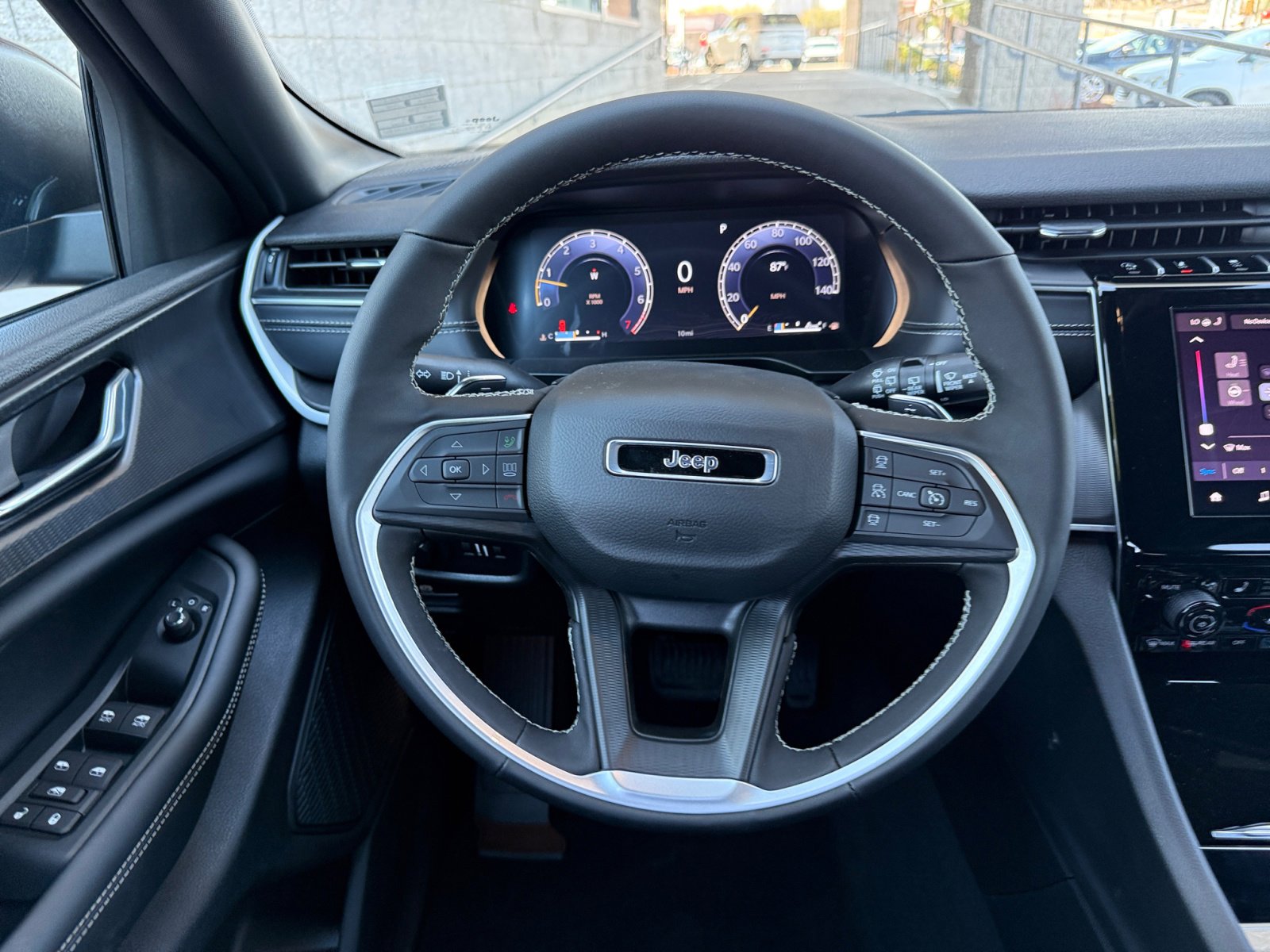 New 2025 Jeep Grand Cherokee Laredo X w/ Luxury Tech Group I image 11