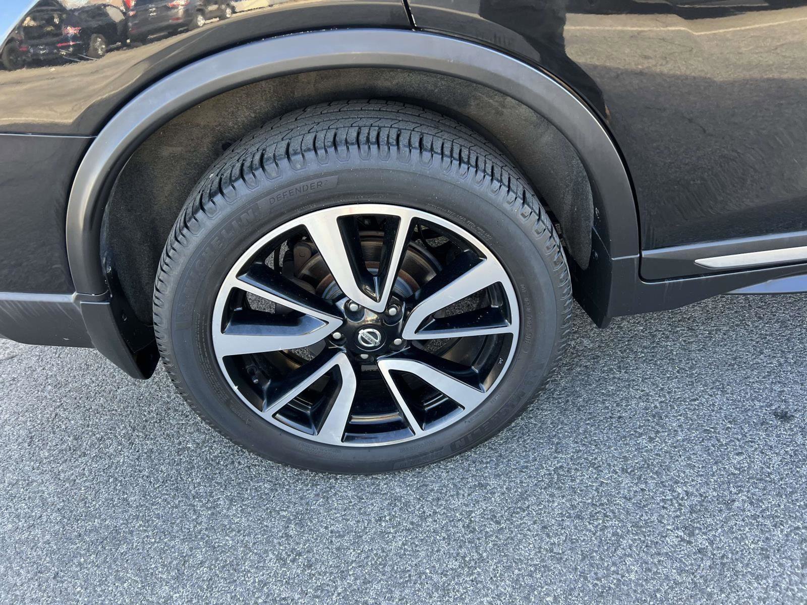 Used 2020 Nissan Rogue SL w/ Premium Package image 8