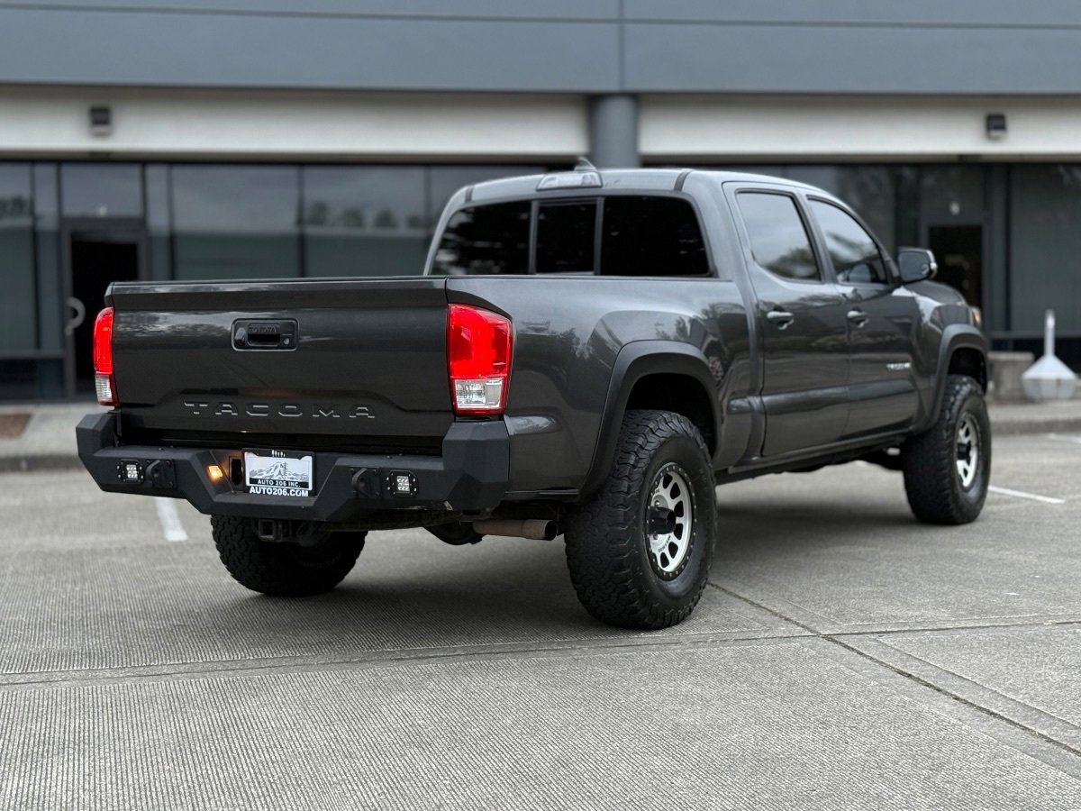 Used 2016 Toyota Tacoma TRD Off-Road w/ Towing Package AWD/4WD image 3