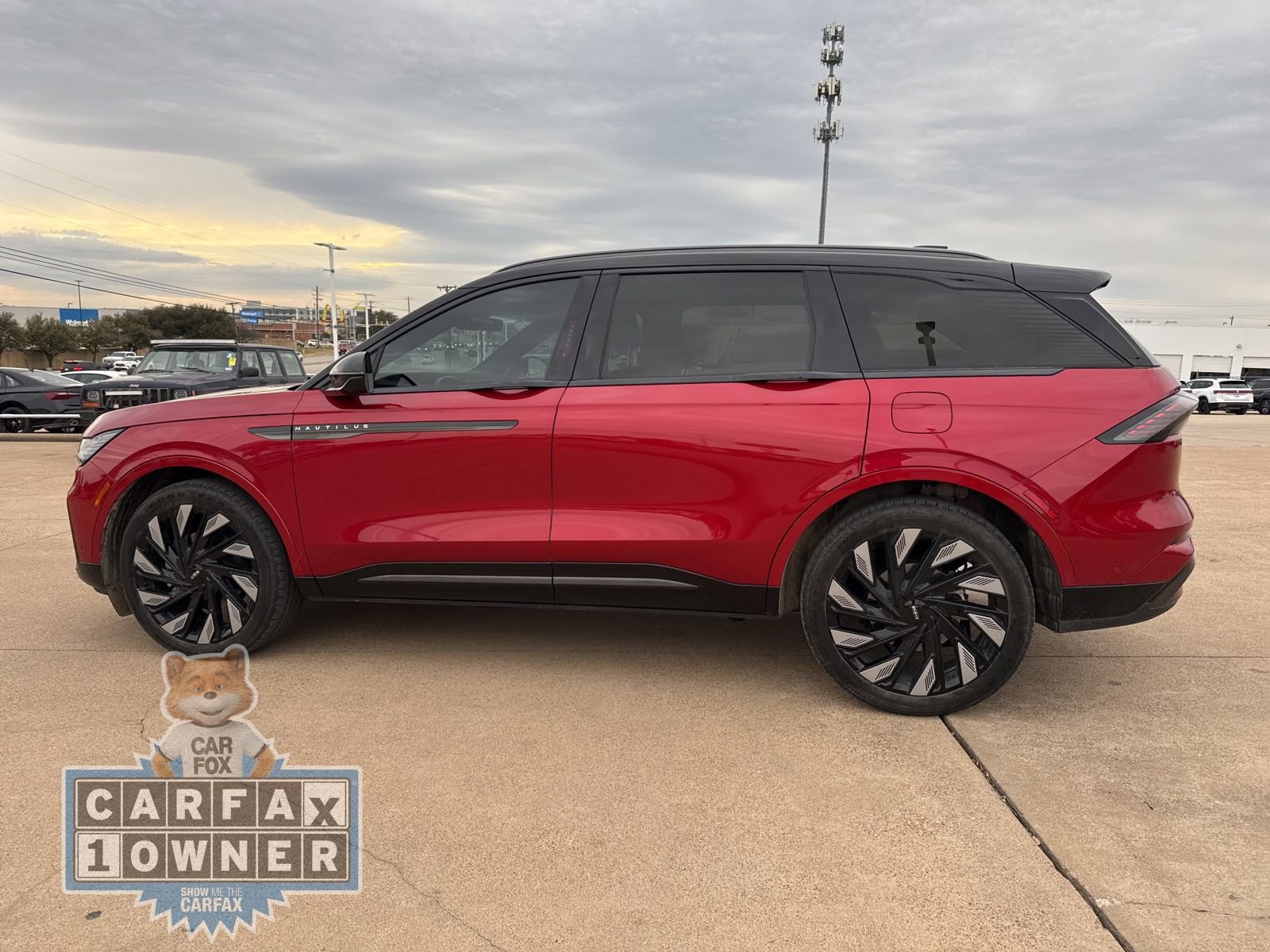 Used 2024 Lincoln Nautilus Reserve w/ Equipment Group 202A image 4