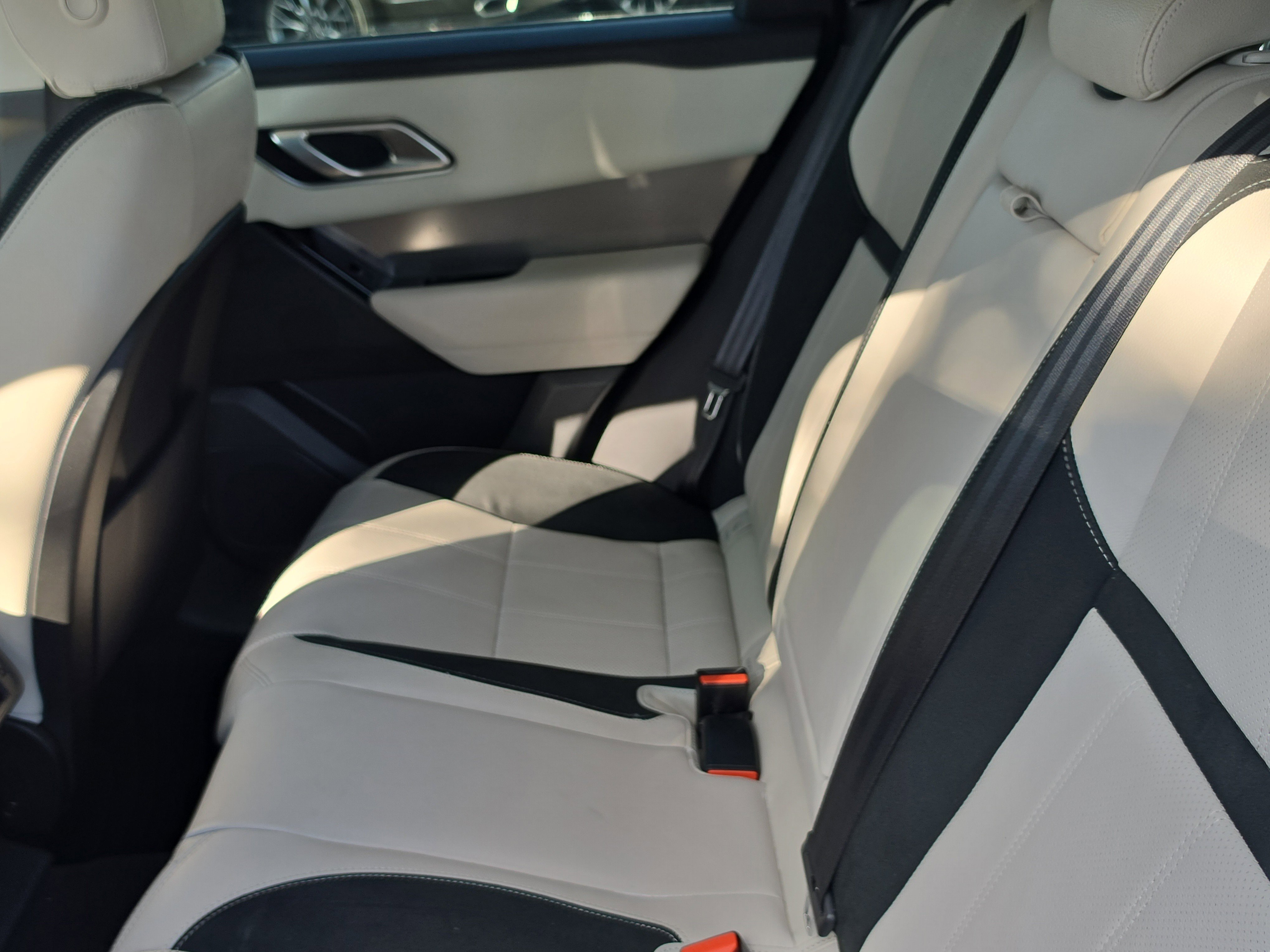 Used 2020 Land Rover Range Rover Velar S AWD/4WD image 9