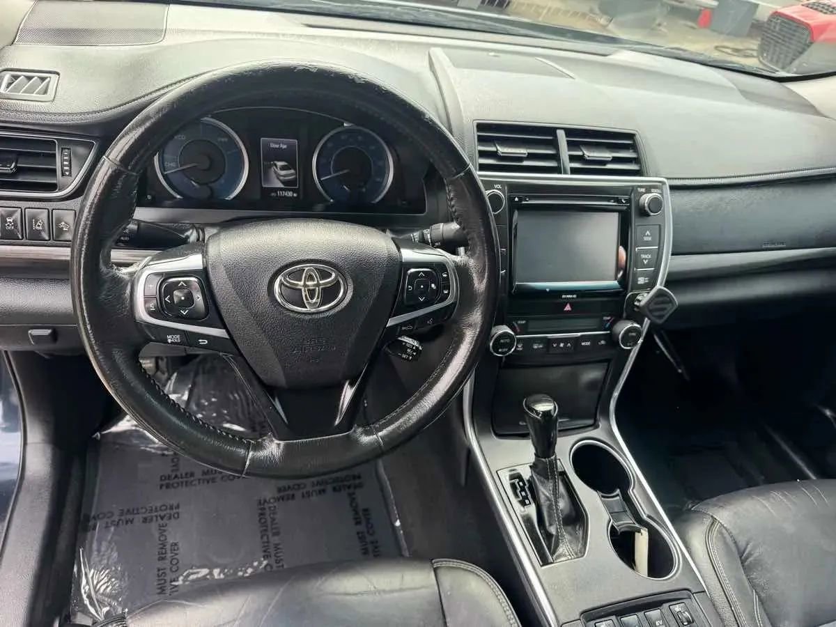 Used 2017 Toyota Camry XLE w/ Moonroof Package FWD image 15