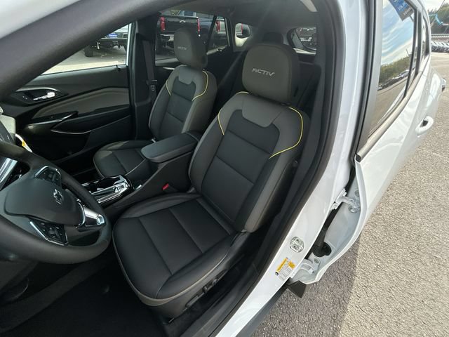 New 2026 Chevrolet Trax ACTIV w/ Sunroof Package FWD image 20