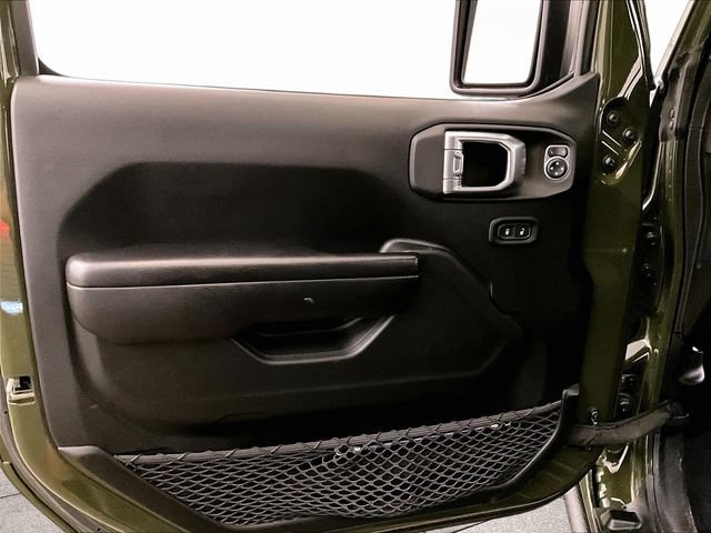 Used 2021 Jeep Gladiator Mojave w/ Cold Weather Group AWD/4WD image 22
