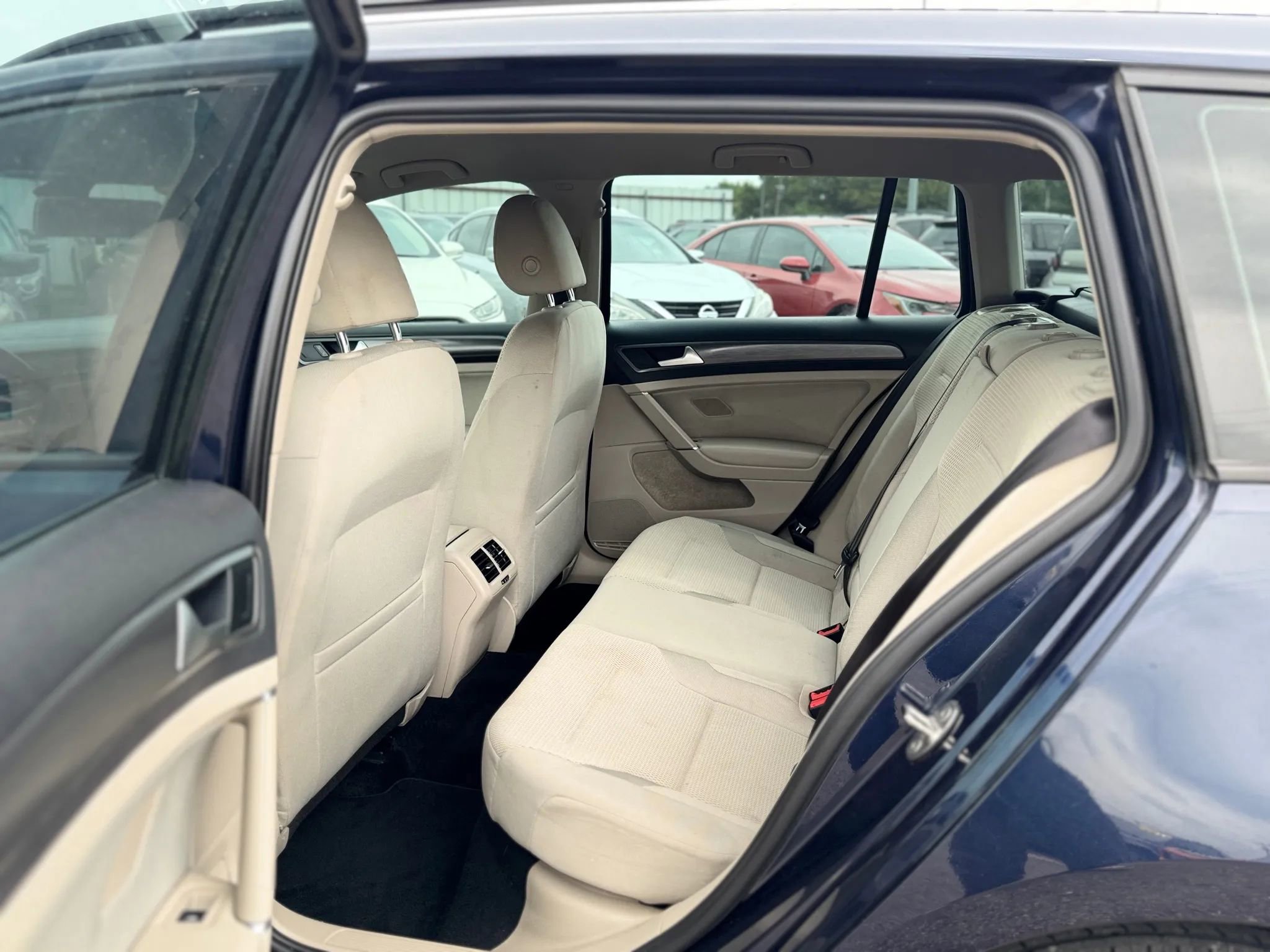 Used 2018 Volkswagen Golf S FWD image 25