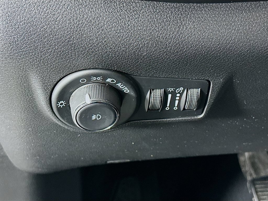 Used 2023 Jeep Compass Limited AWD/4WD image 17