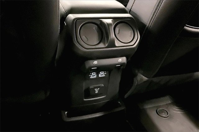 Used 2021 Jeep Wrangler Unlimited Sahara image 29