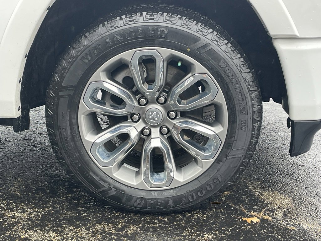 Used 2020 RAM 1500 Laramie w/ Sport Appearance Package image 9