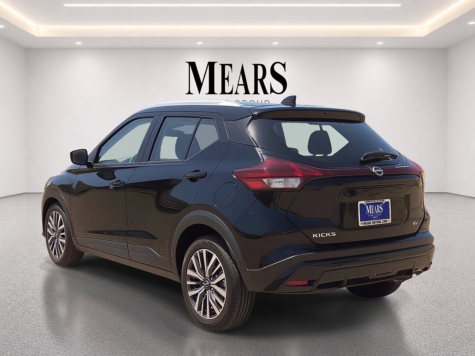 Used 2024 Nissan Kicks SV FWD image 3