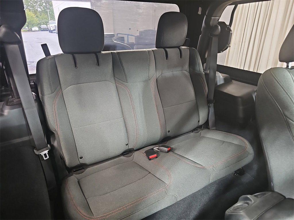 Used 2024 Jeep Wrangler Rubicon w/ Convenience Group image 15