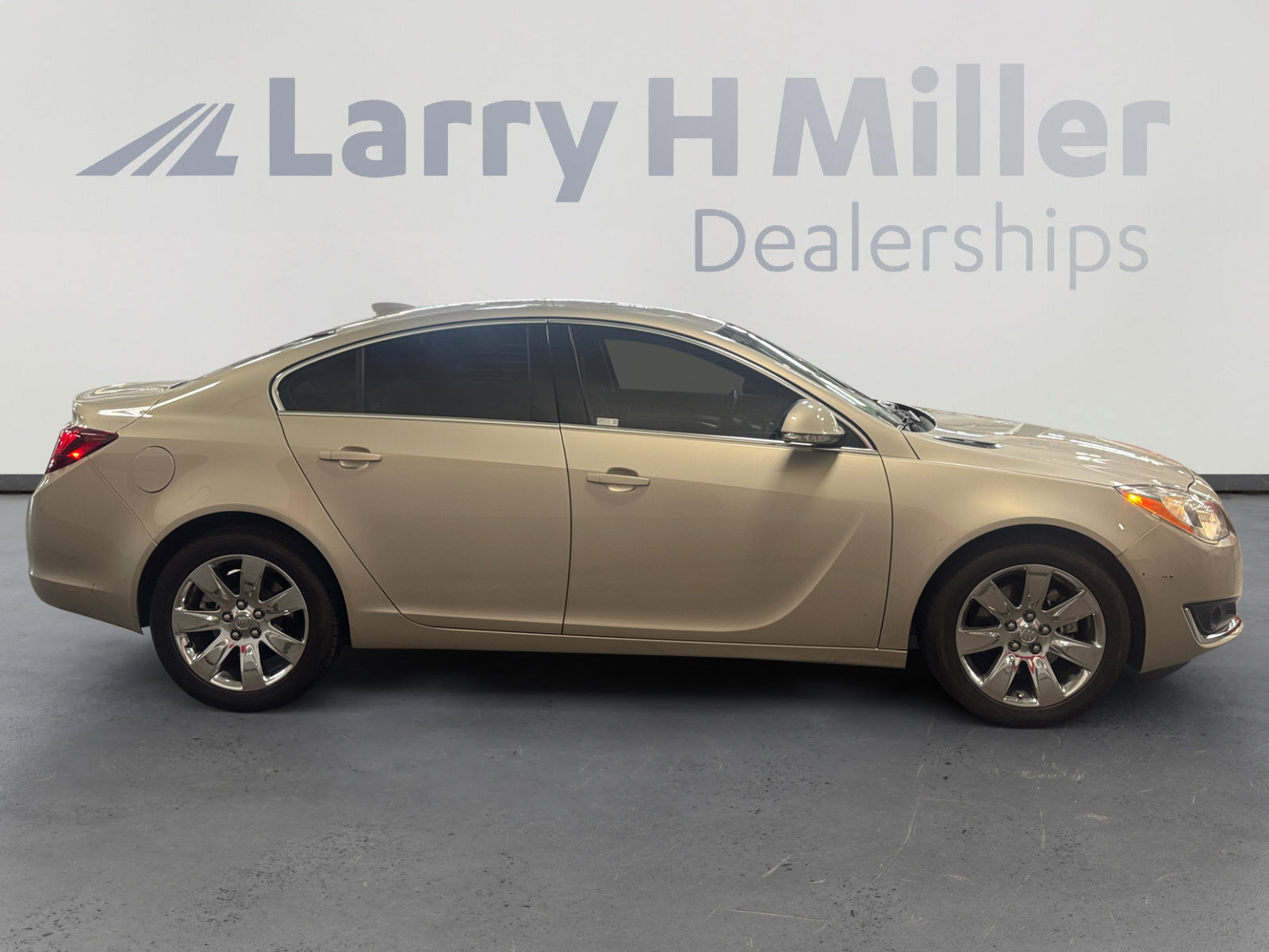 Used 2016 Buick Regal FWD image 6