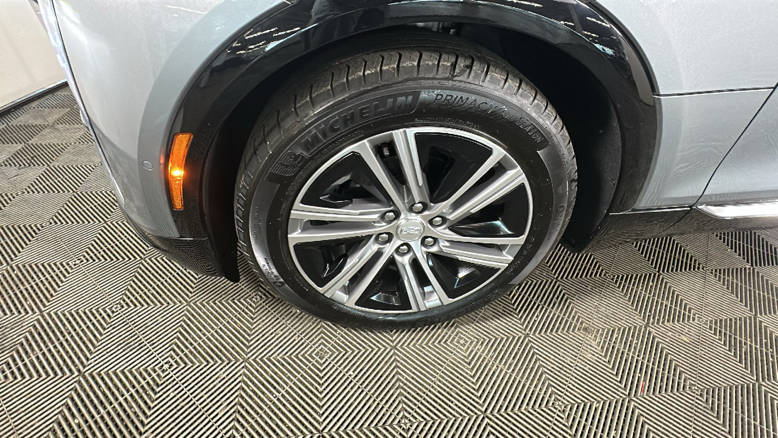 Used 2024 Cadillac Lyriq Luxury AWD/4WD image 10
