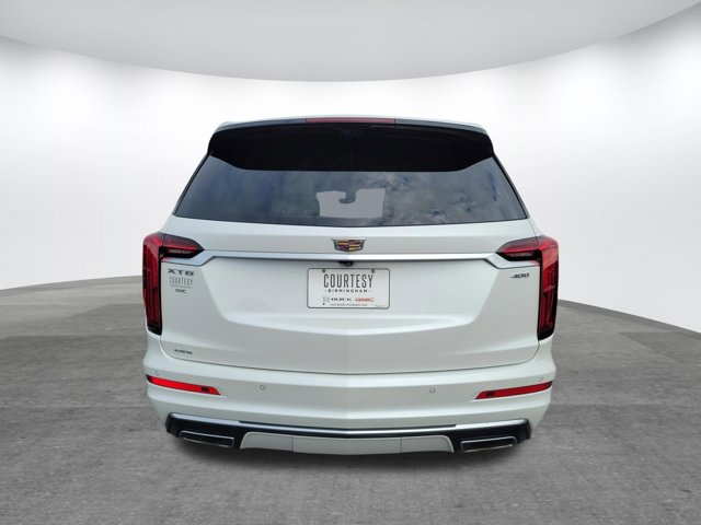 Used 2022 Cadillac XT6 Premium Luxury w/ Technology Package AWD/4WD image 7