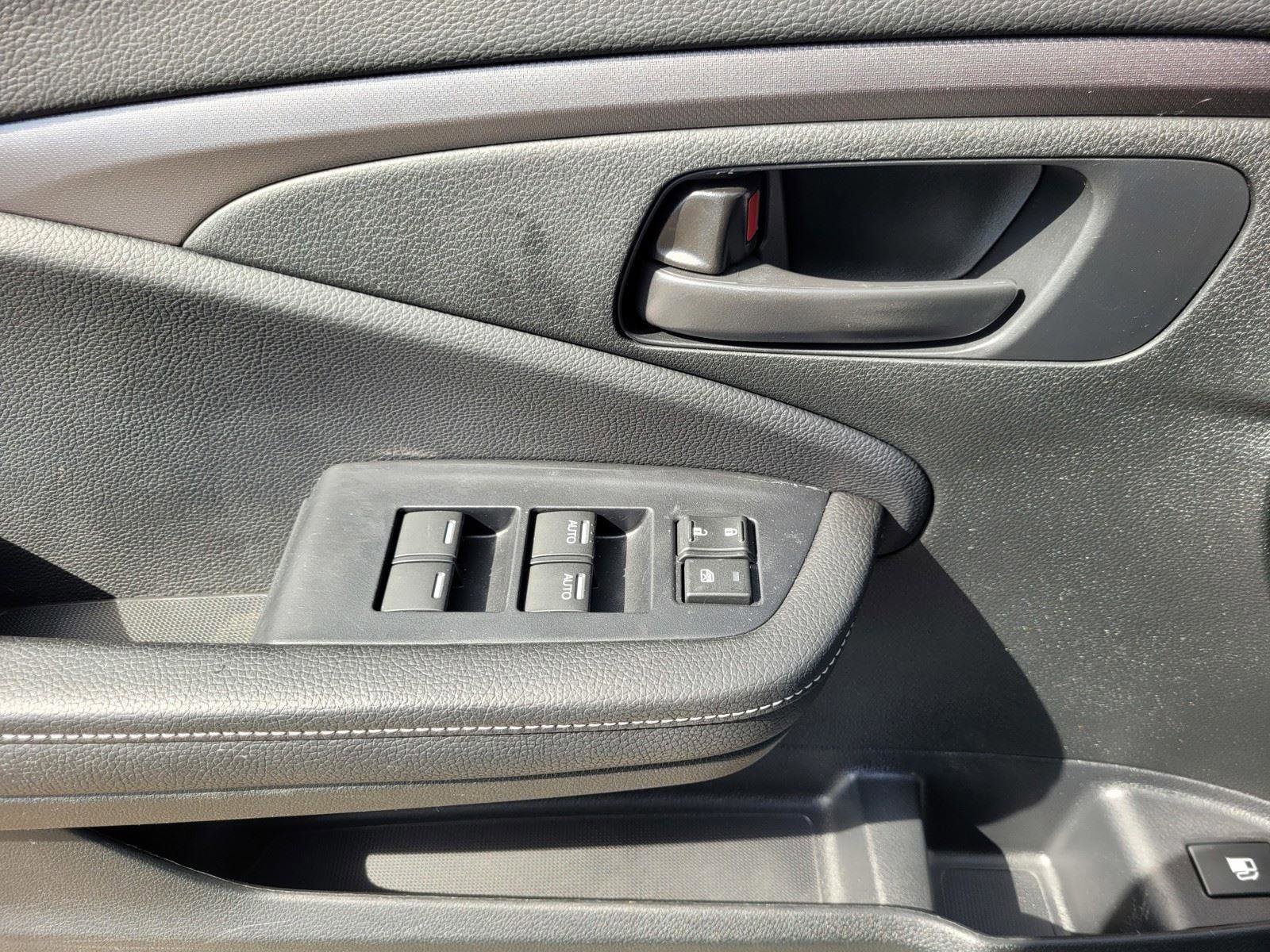 Used 2025 Honda Ridgeline Sport image 23