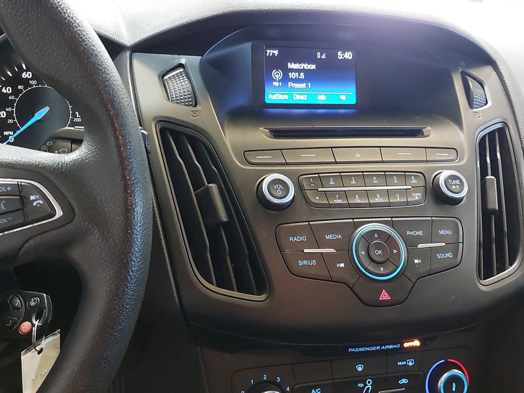 Used 2016 Ford Focus SE FWD image 19