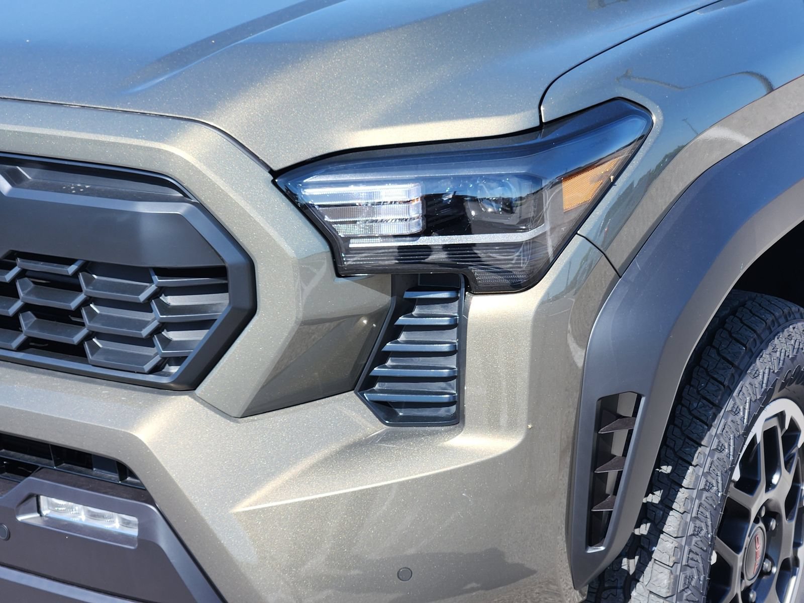 New 2026 Toyota Tacoma TRD Off-Road w/ TRD Off Road Premium Package AWD/4WD image 10