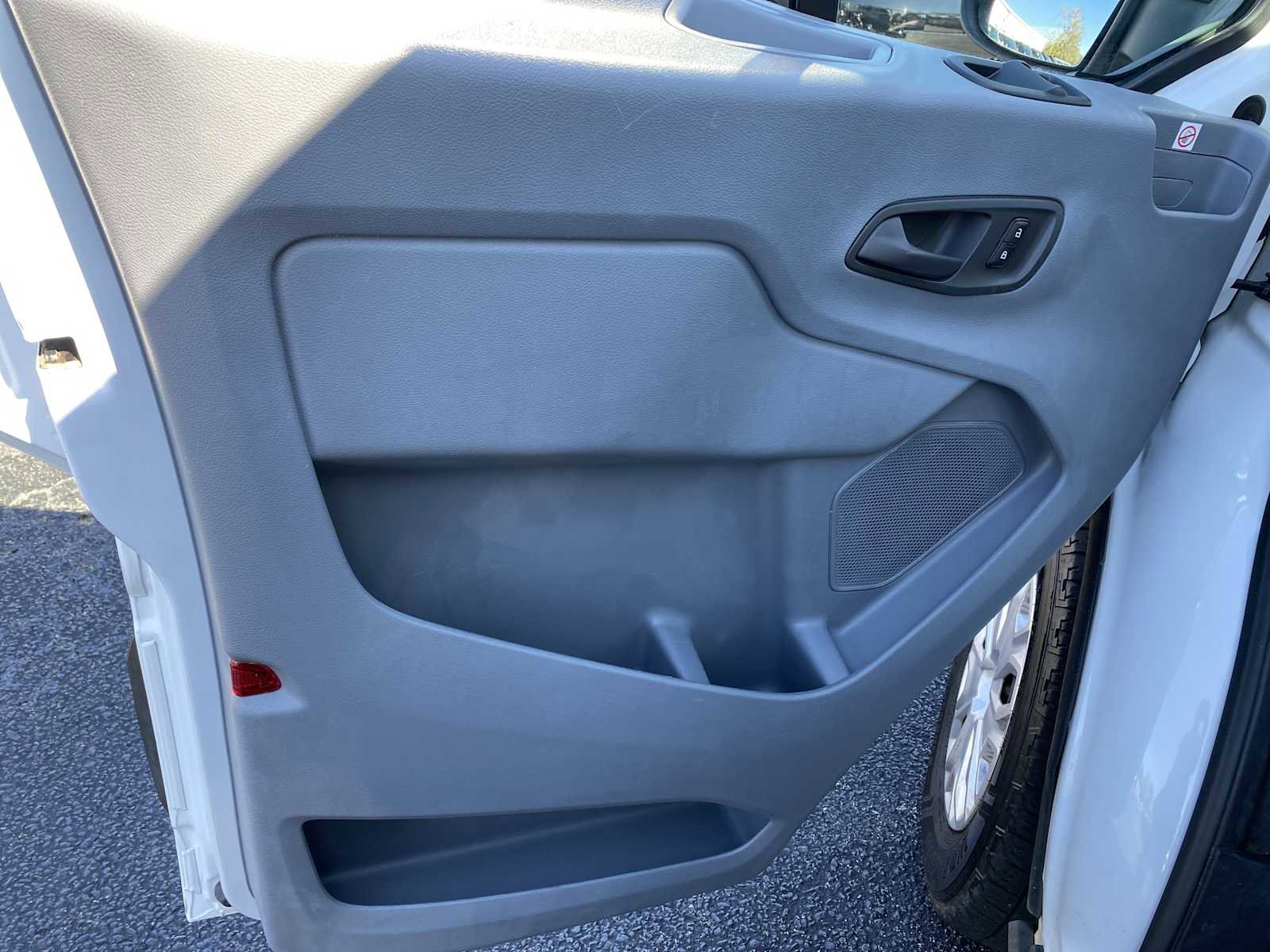 Used 2019 Ford Transit 350 XLT image 23