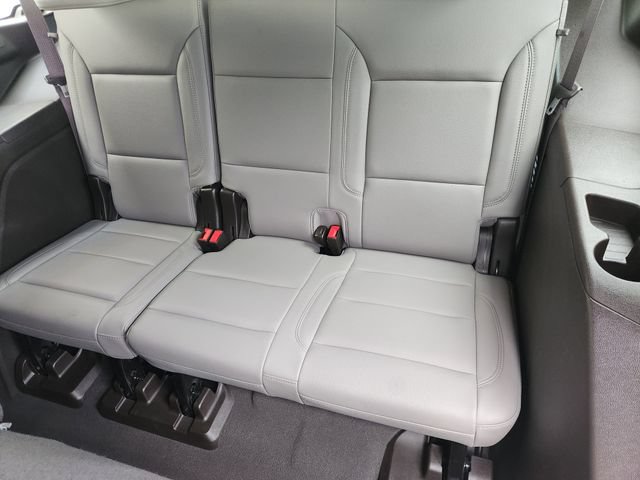 Used 2022 Chevrolet Tahoe LT w/ Luxury Package AWD/4WD image 32