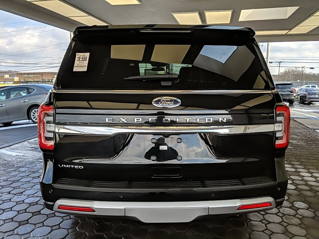 Used 2023 Ford Expedition Limited image 6