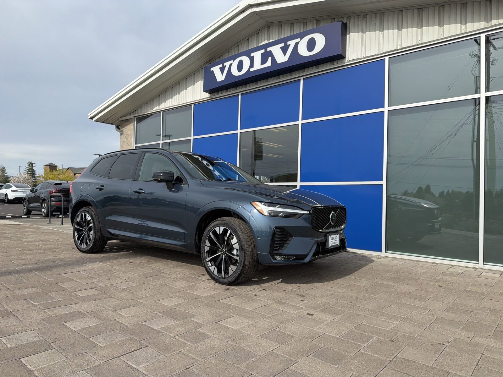 New 2026 Volvo XC60 B5 Plus w/ Protection Package Premier