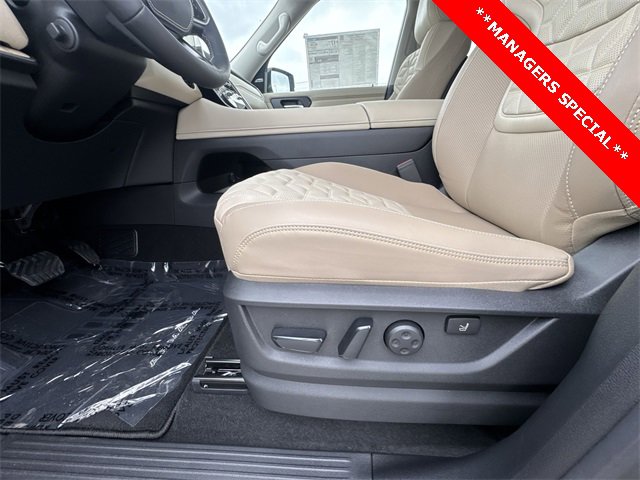 New 2025 Nissan Armada Platinum Reserve image 12