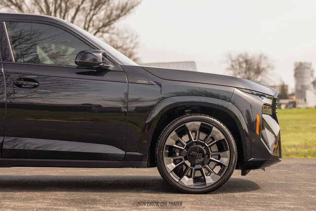 Used 2023 BMW XM image 11