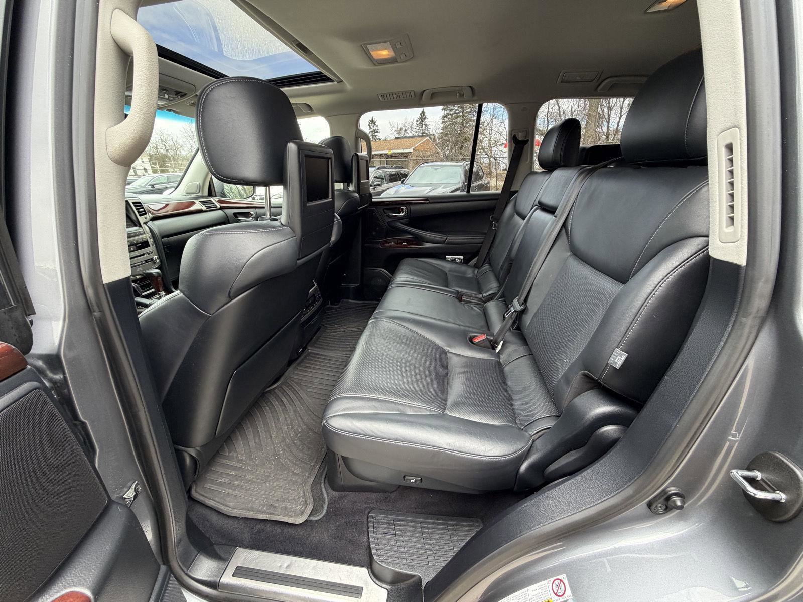 Used 2015 Lexus LX 570 4WD image 24