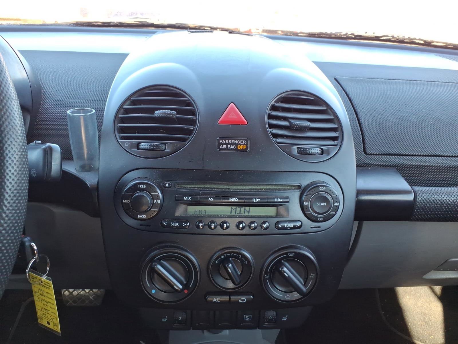 Used 2004 Volkswagen Beetle GLS image 16