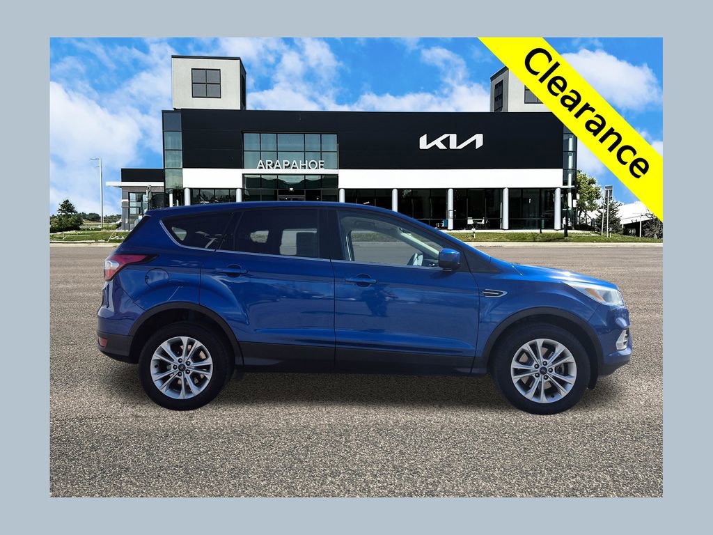 Used 2017 Ford Escape SE w/ SE Cold Weather Package image 1