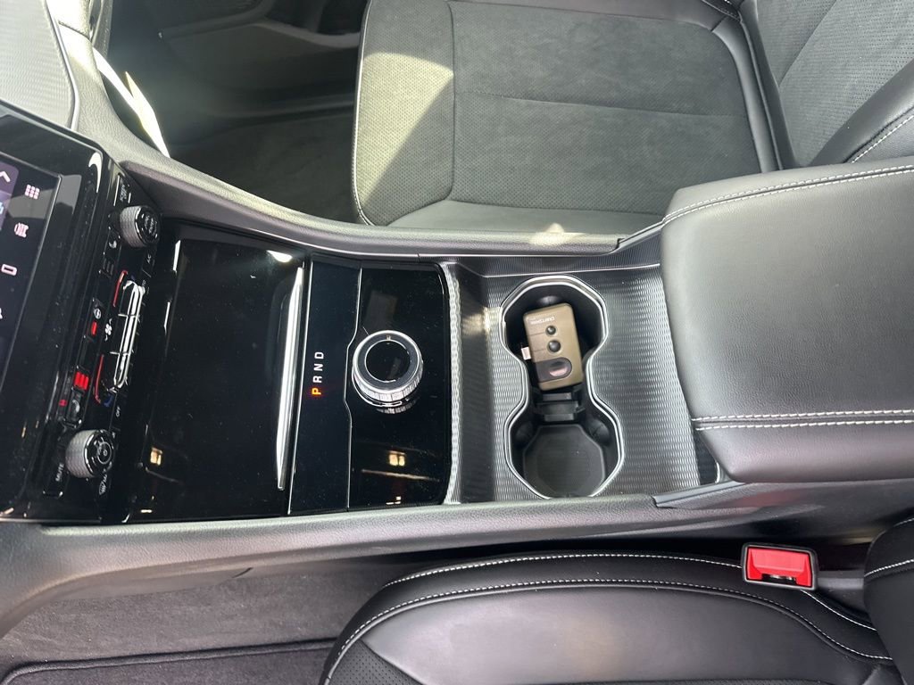 Used 2025 Jeep Grand Cherokee Altitude image 16