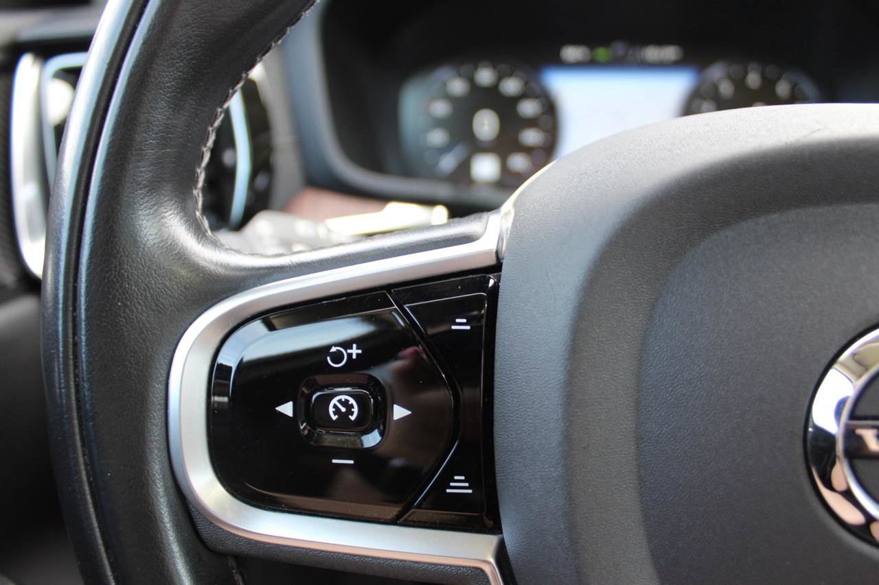 Used 2020 Volvo V60 T5 Cross Country image 45