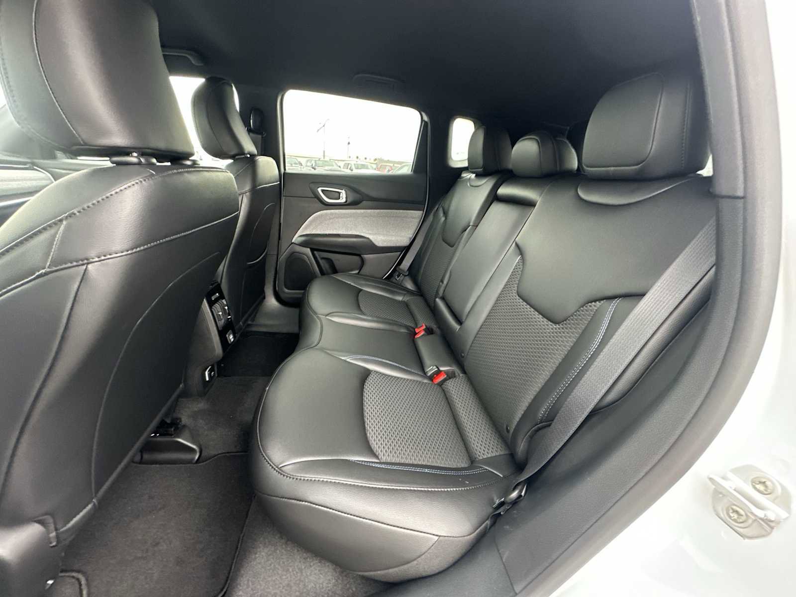 New 2026 Jeep Compass Latitude image 22