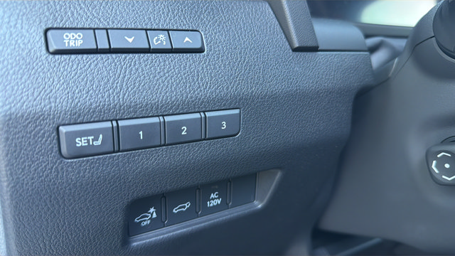 Used 2024 Lexus GX 550 AWD/4WD image 23